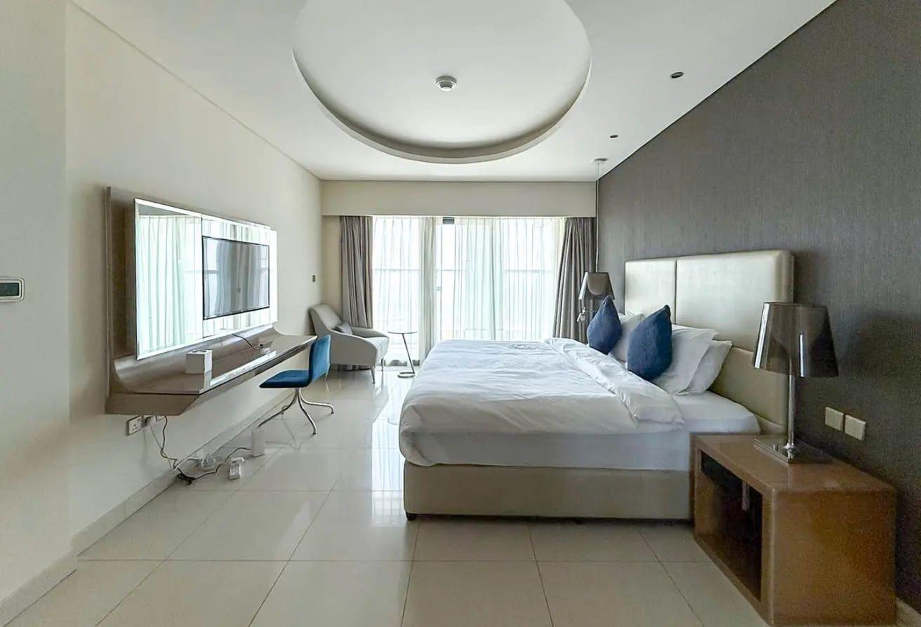 Top Floor | Fully Furnished | Creek View — photo 3