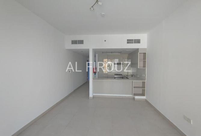 Vacant | Spacious |Multiple Options | Large Layout