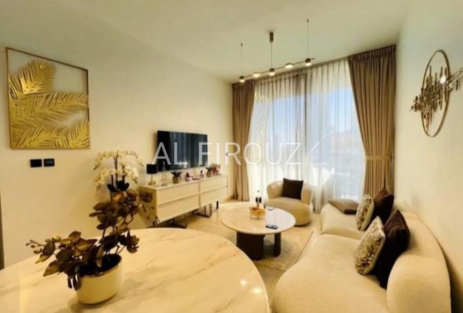 Luxury 2BR + Study Apartment | Spacious Layout