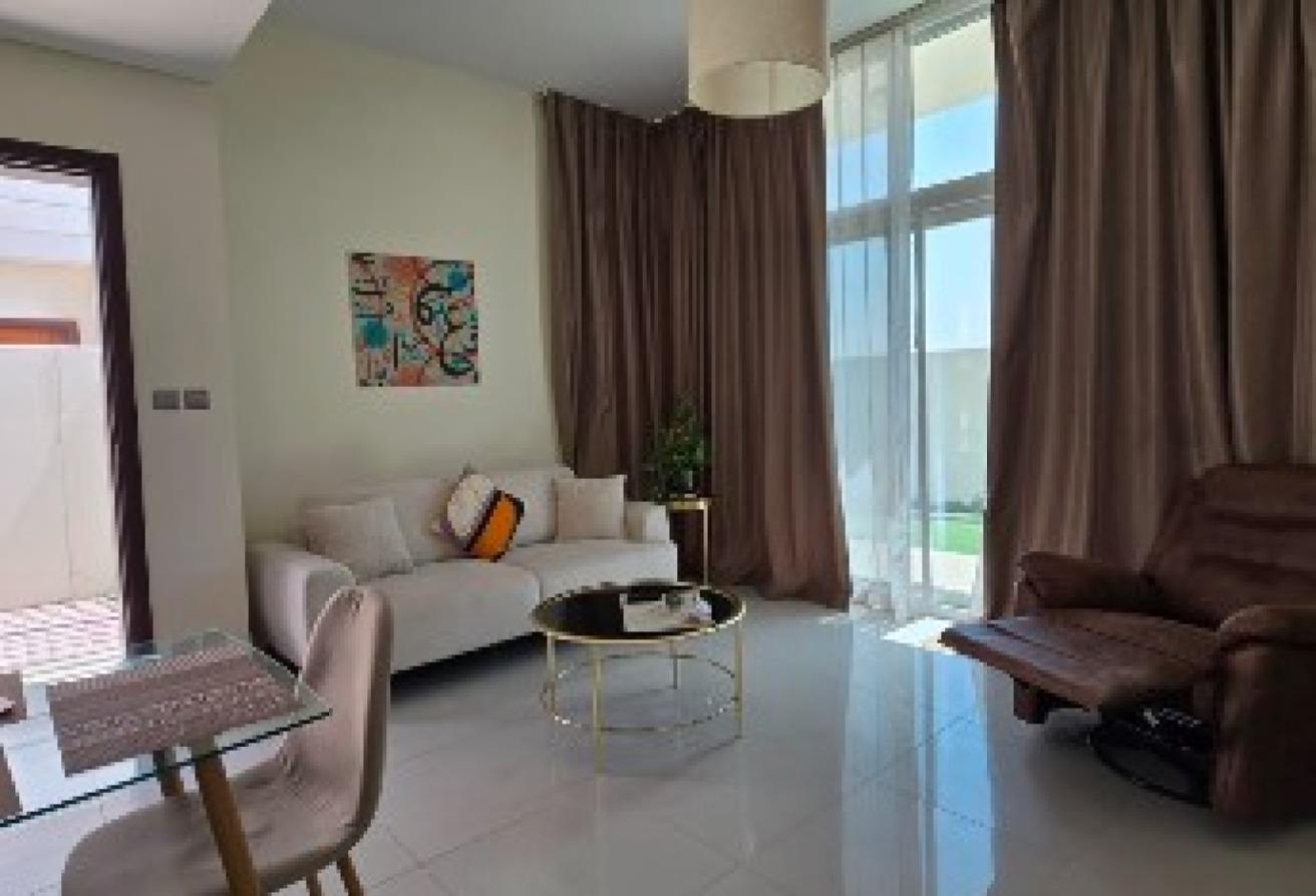 Middle Corner| Single Row | Semi Furnished