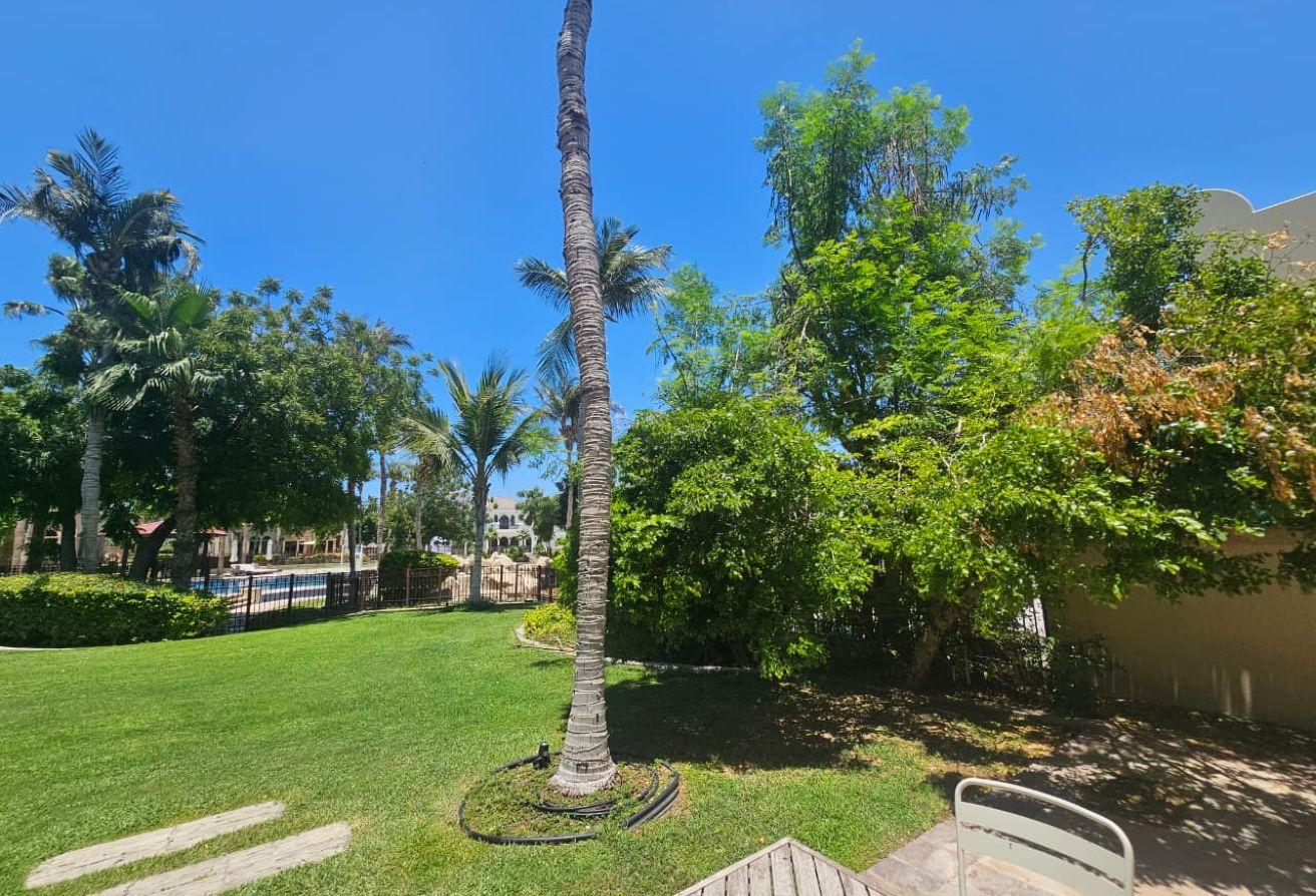 Vacant | Unfurnished | Private Pool — photo 2