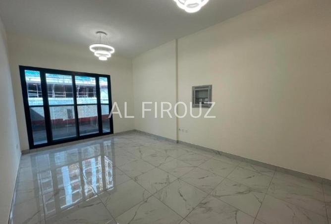Ready to move | unfurnished | Kitchen appliances